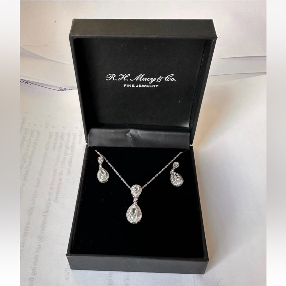 New RH Macy & Co. Light Blue/ Aquamarine Gemstone Teardrop Necklace Earring Set